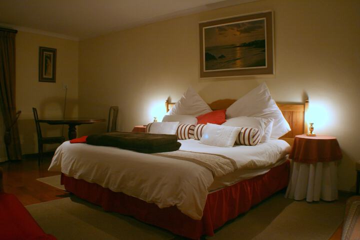 Room 10 of 198