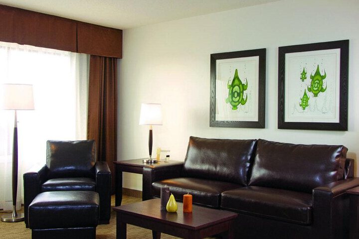 PLACE LOUIS RIEL SUITE