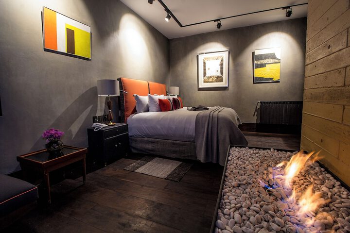 Room 13 of 52