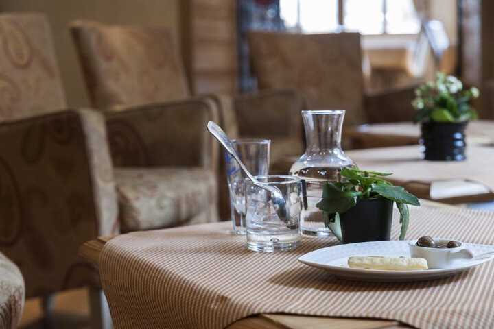 Dining 46 of 65