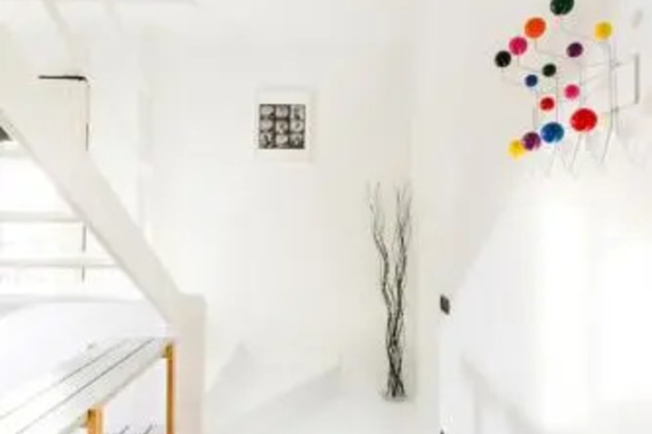 Room 8 of 14