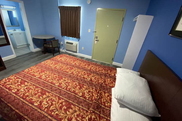 1 Queen Bed (13 of 69)