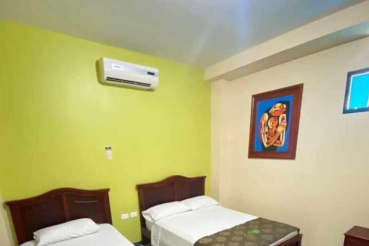 Room 10 of 12