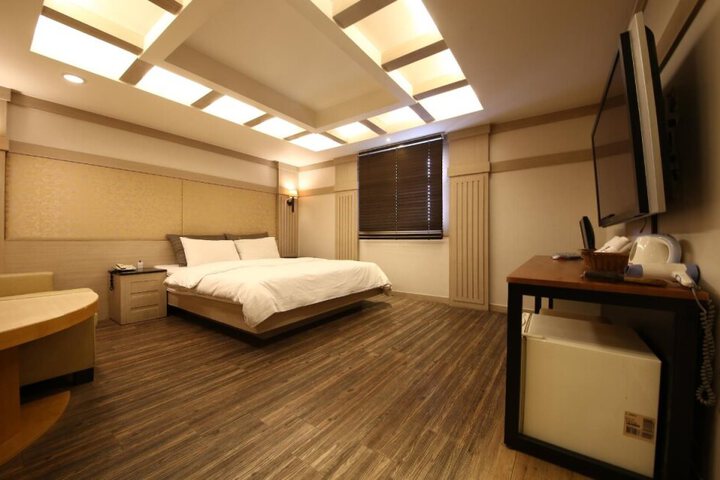Photo 5