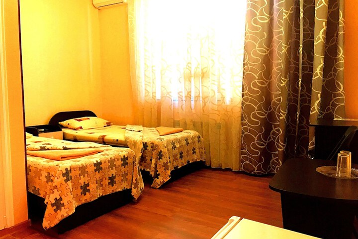 Room 6 of 49