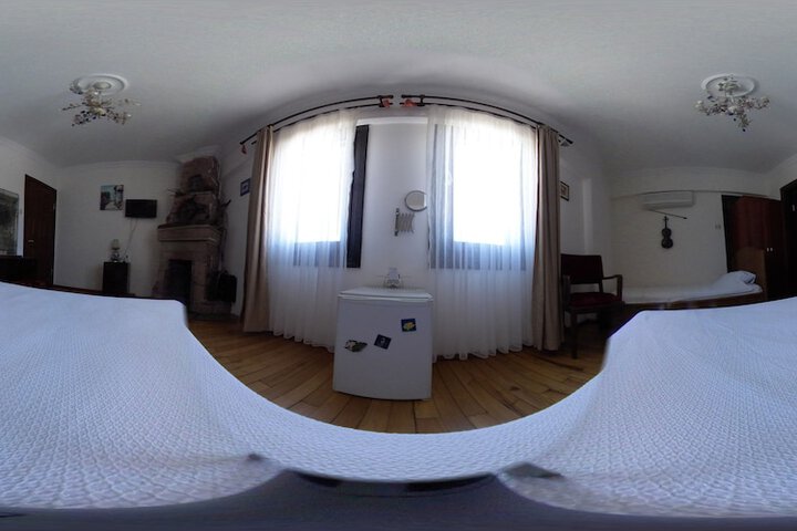 Room 6 of 92