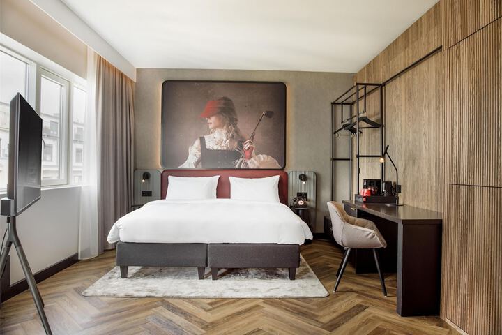 Room 18 of 50