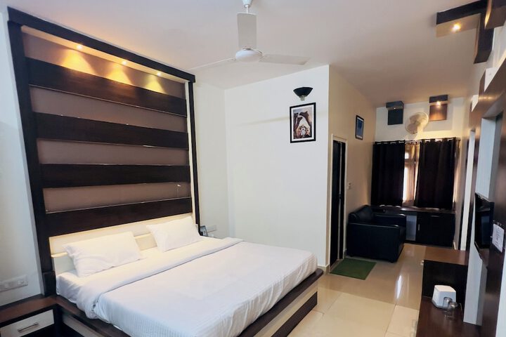 Room 13 of 54