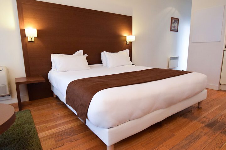 Room 5 of 24