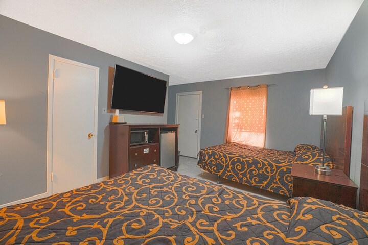 Room 11 of 50