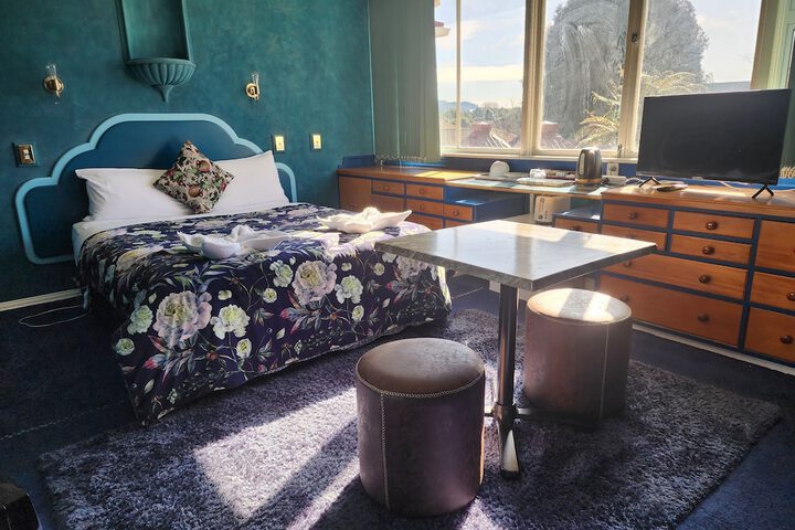 Room 3 of 70