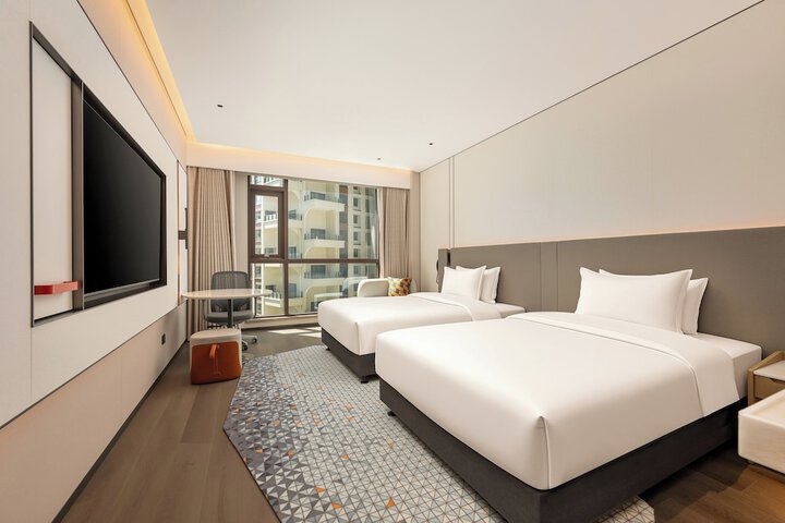 Room 25 of 77