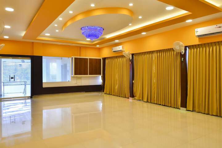 Ballroom/Hall 34 of 49