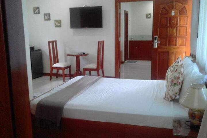 Room 5 of 42