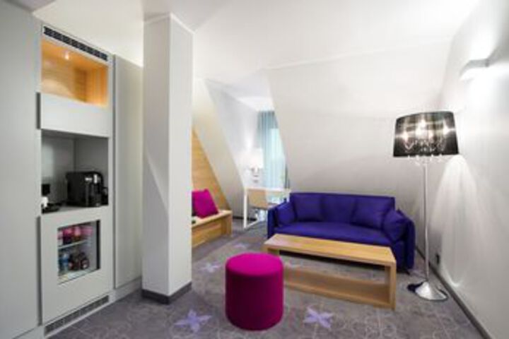 Room 53 of 73