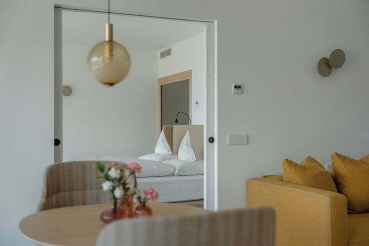 Room 28 of 89