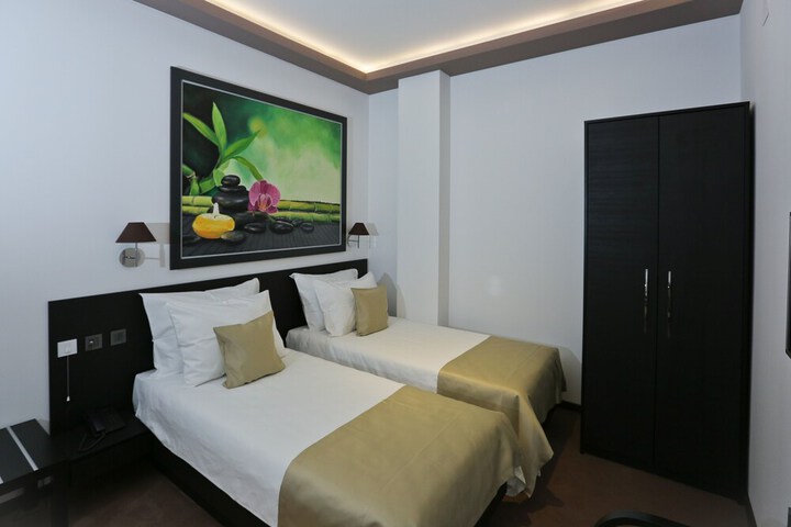 Room 19 of 86