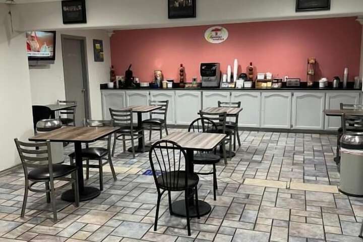 Breakfast area