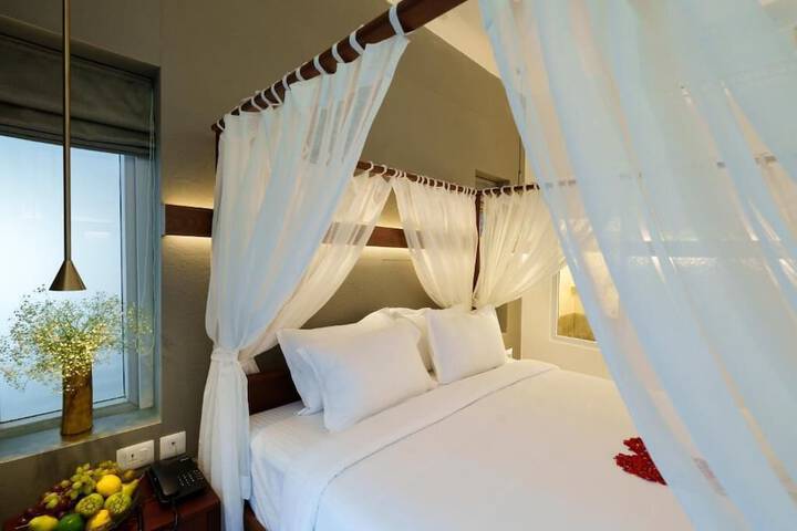 Room 6 of 42
