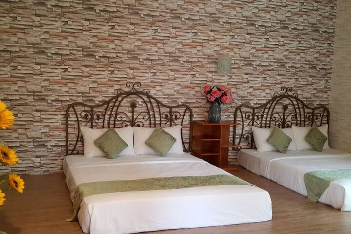 Room 5 of 89