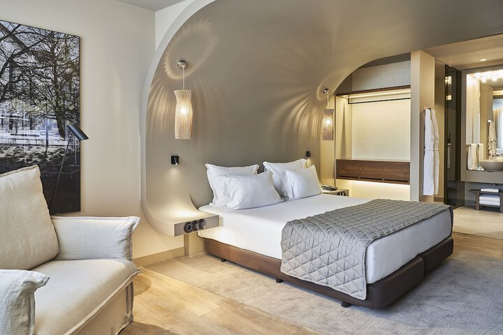 Room 8 of 38