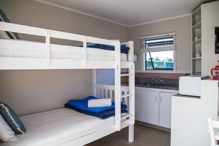 Room 5 of 65