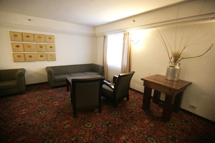 Entrance & Lobby