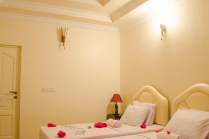 Room 2 of 5