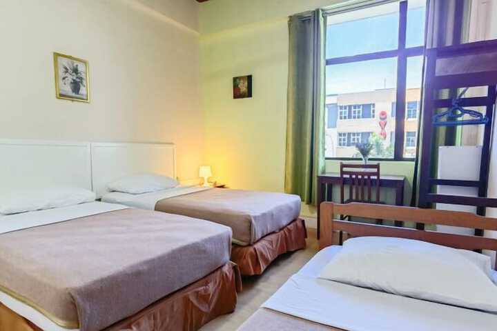 Room 6 of 20