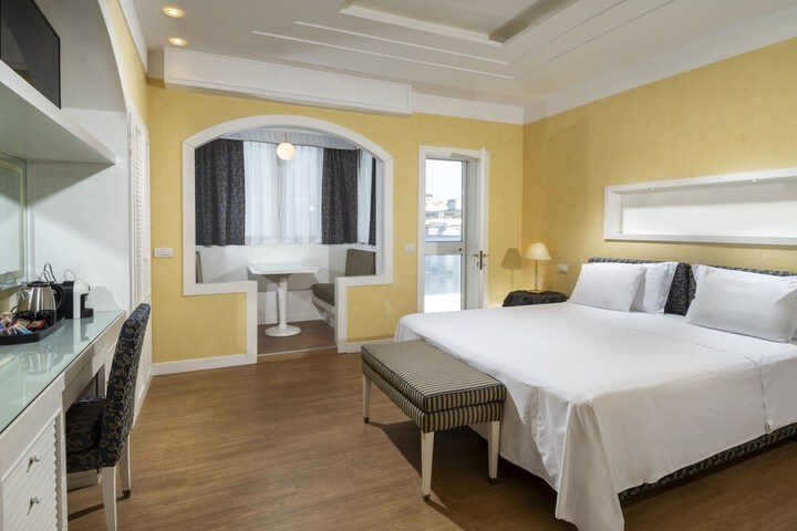 Room 79 of 211