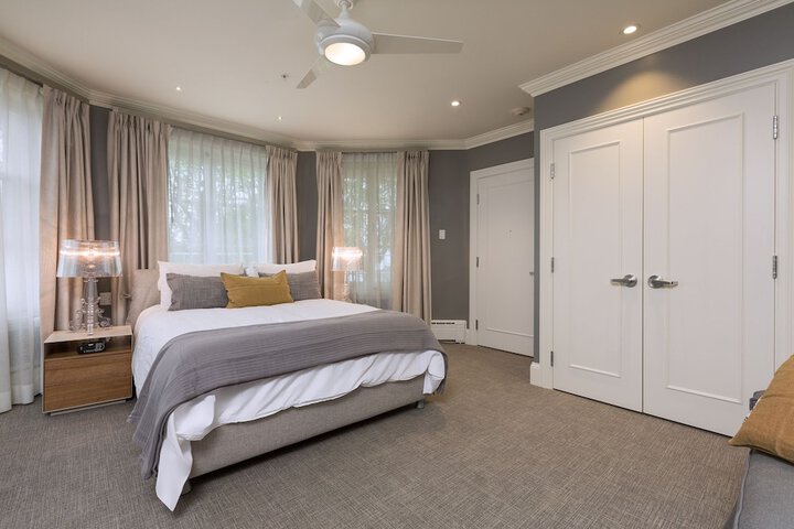 Room 4 of 42