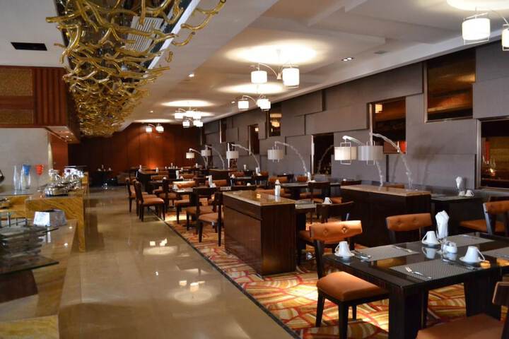 Dining Photos
