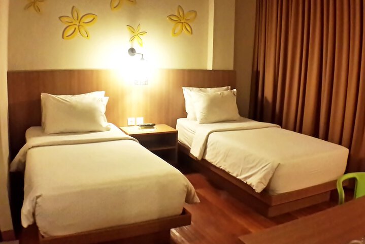 Room 4 of 14