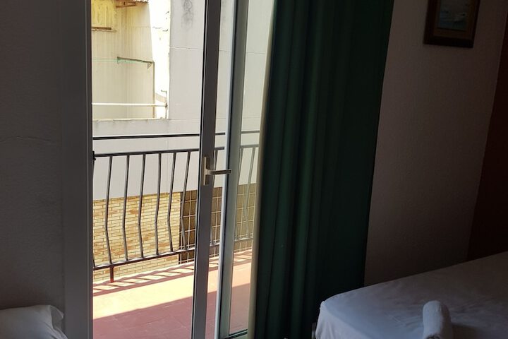 Room 17 of 49