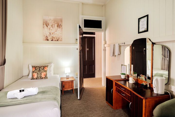 Room 15 of 36