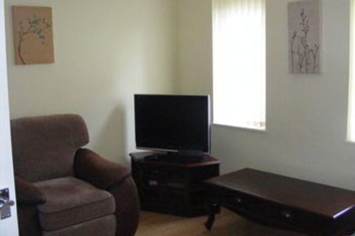 Room 6 of 10