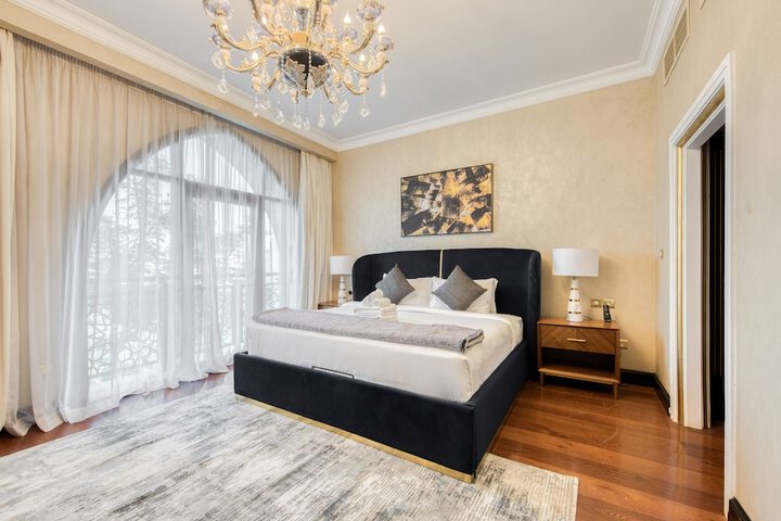 Room 15 of 40