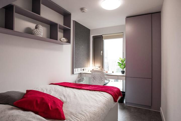 Room 11 of 36