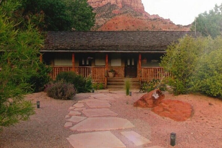 Hotel Exterior 13 of 25