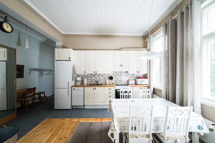Room 4 of 34