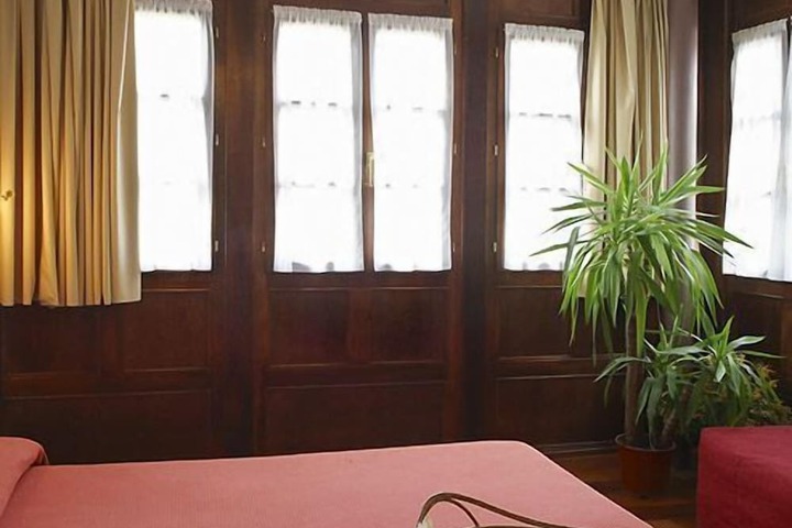 Room 28 of 55