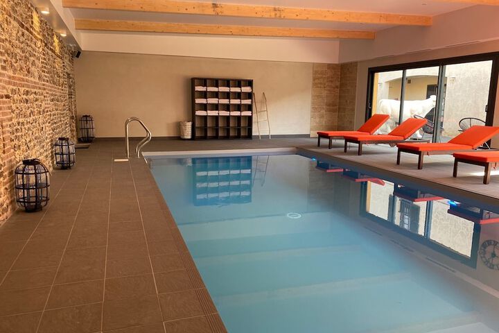 Pool Hotel