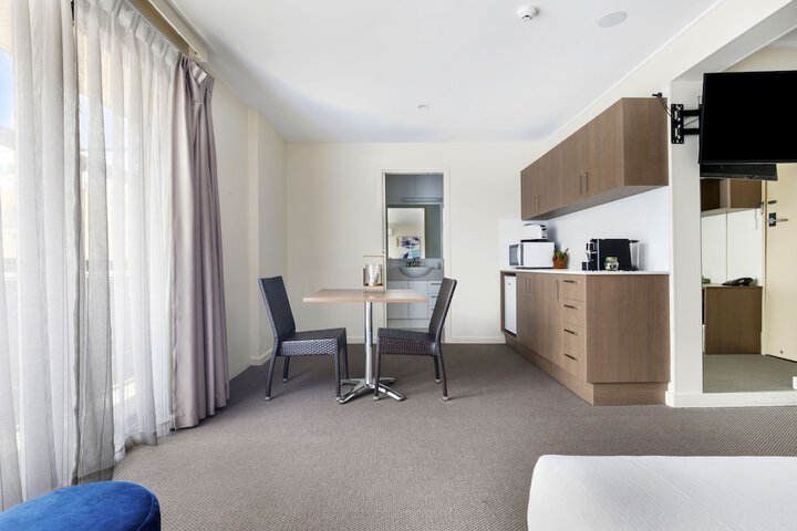 Room 17 of 38
