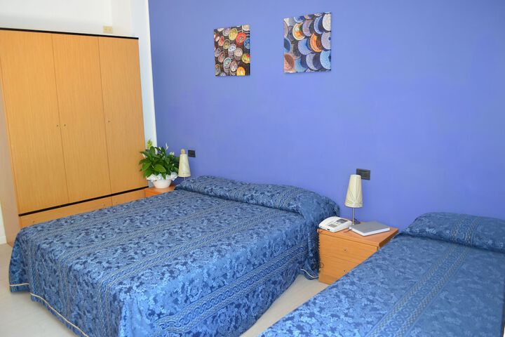 Room 4 of 28