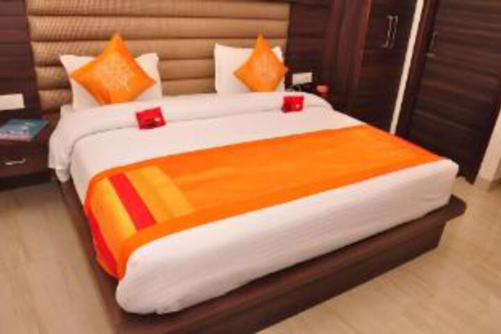 OYO 1977 Hotel Grand Galaxy