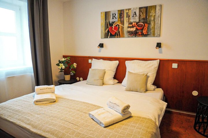 Room 25 of 72