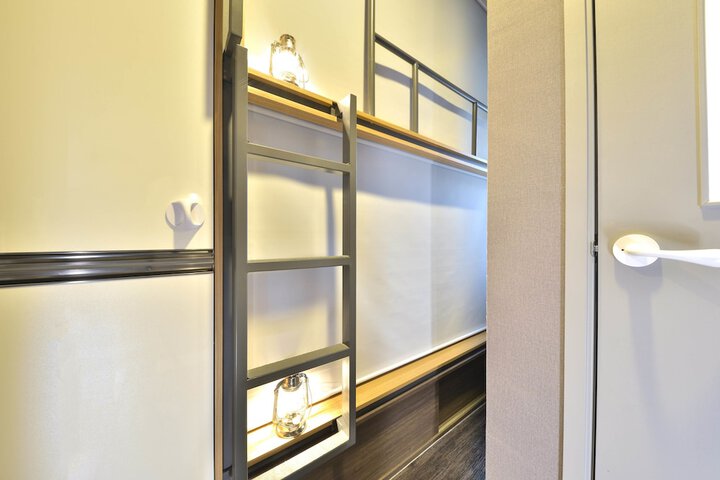 Room 14 of 96
