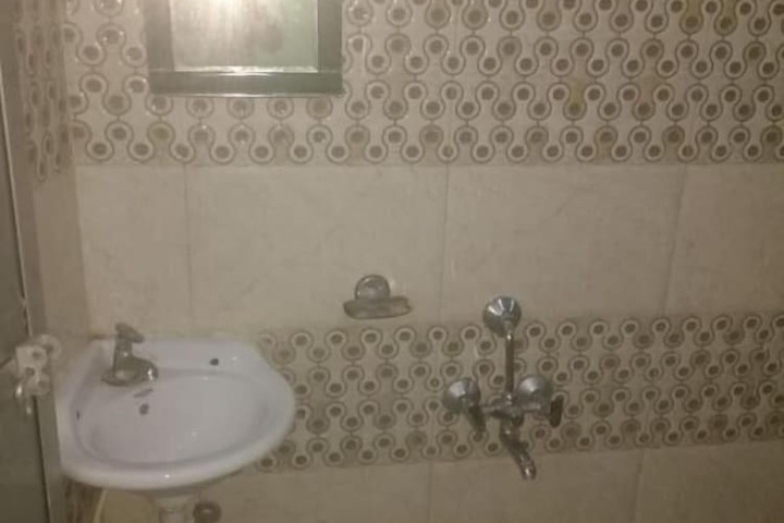 Room 12 of 23