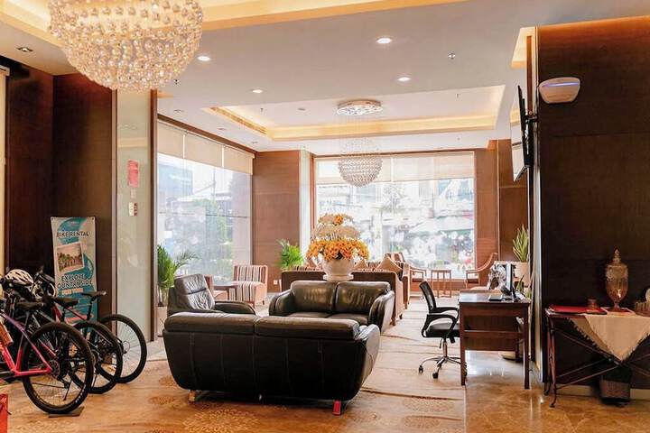 Hotel Interior 5 of 181