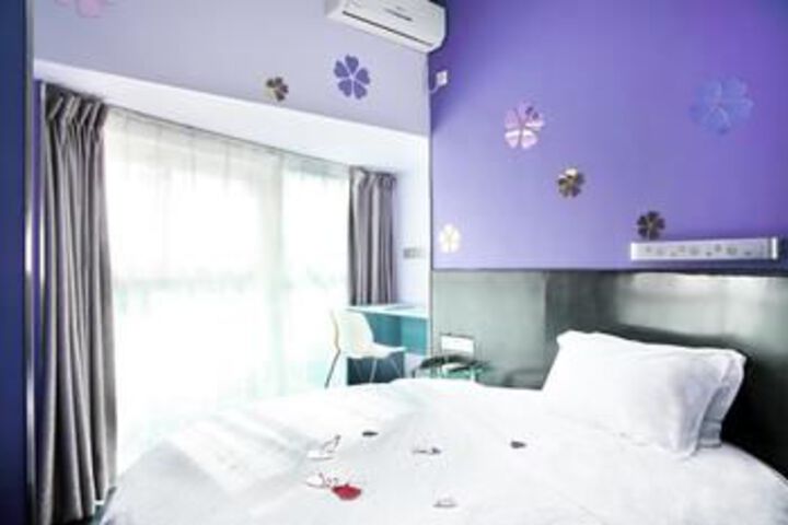 Room 25 of 38